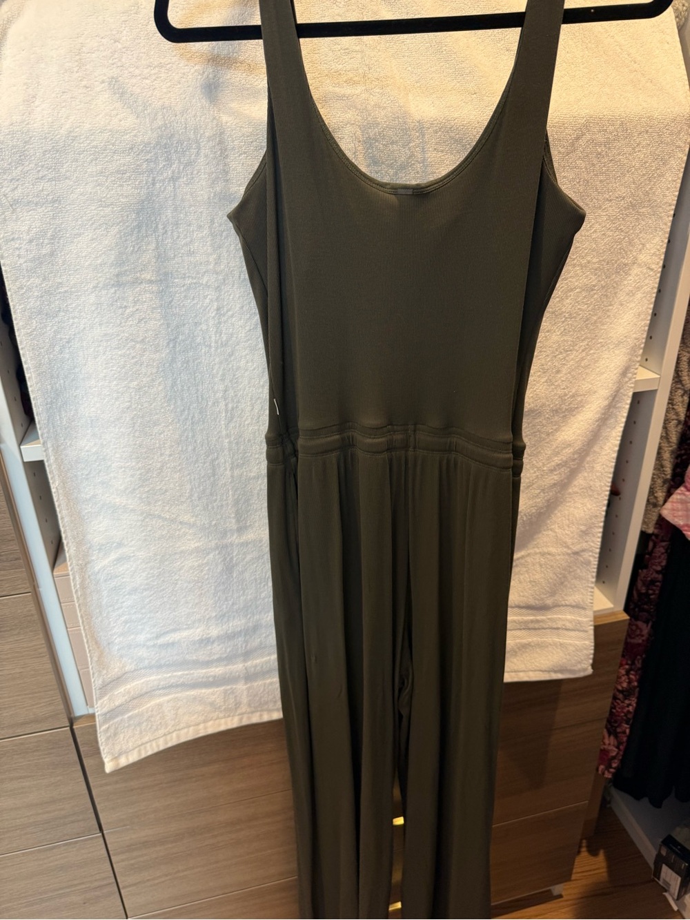 Vuori Wide-Leg Pose Scoop Jumpsuit in Dark Olive - Picture 7 of 9
